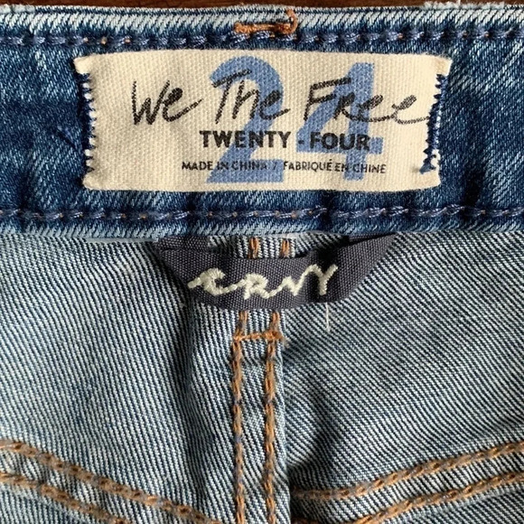We The Free Free People Raw Hem Distressed Denim Shorts Size 24 NWT - Picture 5 of 11